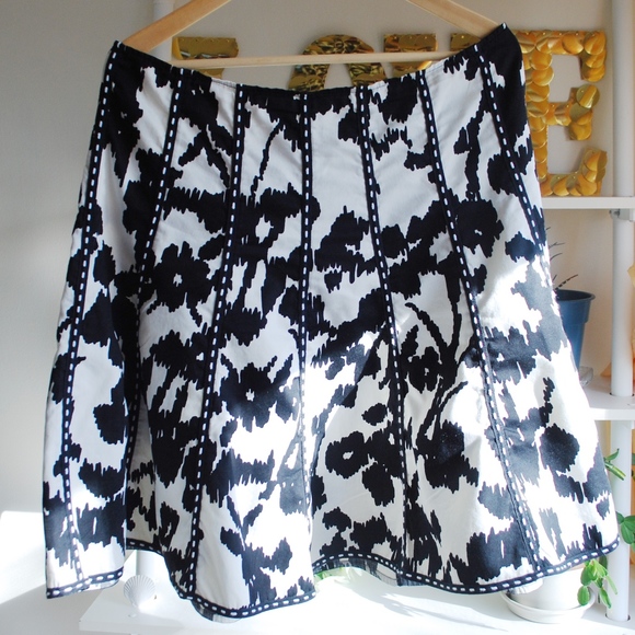 Cabi Dresses & Skirts - Cabi Circle Skirt size 12